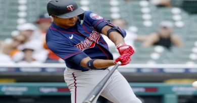 Jermaine Palacios celebró su primer hit en la Gran Carpa
