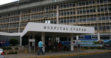 Alcasa dona sillas de rueda, muletas y andaderas a Hospital de Bolívar