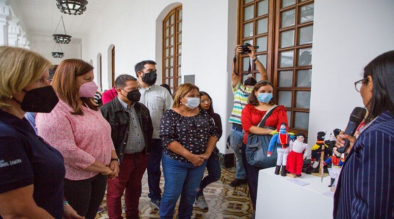 Inauguran muestra expositiva en conmemoración al encuentro entre Bolívar y Manuela Sáenz