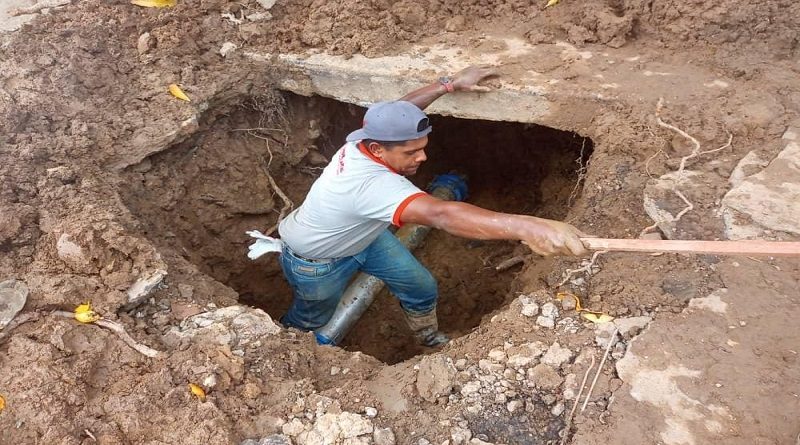 Instalan nueva tubería en municipio Los Salias