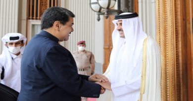 Jefe de Estado es recibido con honores en el Palacio Real de Catar