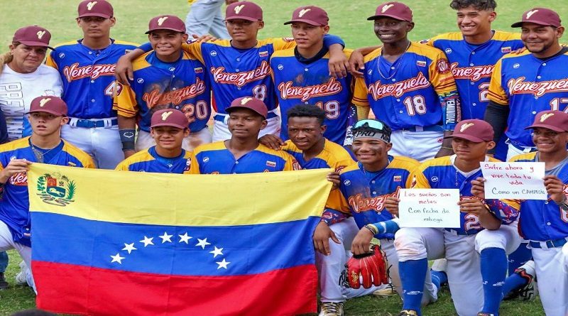 Presidente Maduro felicita a selección venezolana de béisbol tras coronarse Campeón del Premundial Sub15
