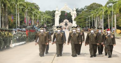 Rinden honores ante la Tumba del soldado desconocido a 201 de la Batalla de Carabobo