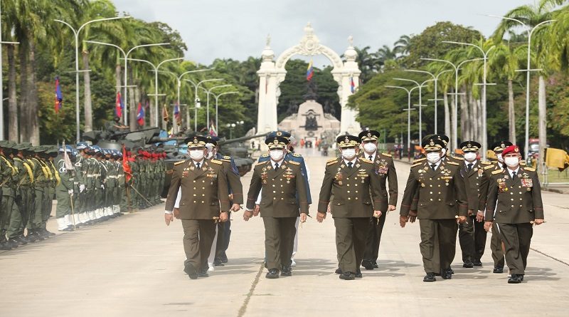 Rinden honores ante la Tumba del soldado desconocido a 201 de la Batalla de Carabobo