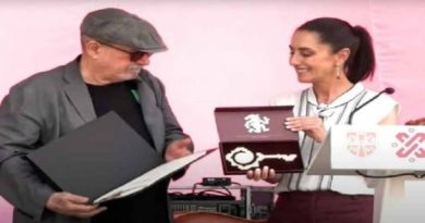 Entregan llaves de capital mexicana al Trovador  cubano Silvio Rodríguez