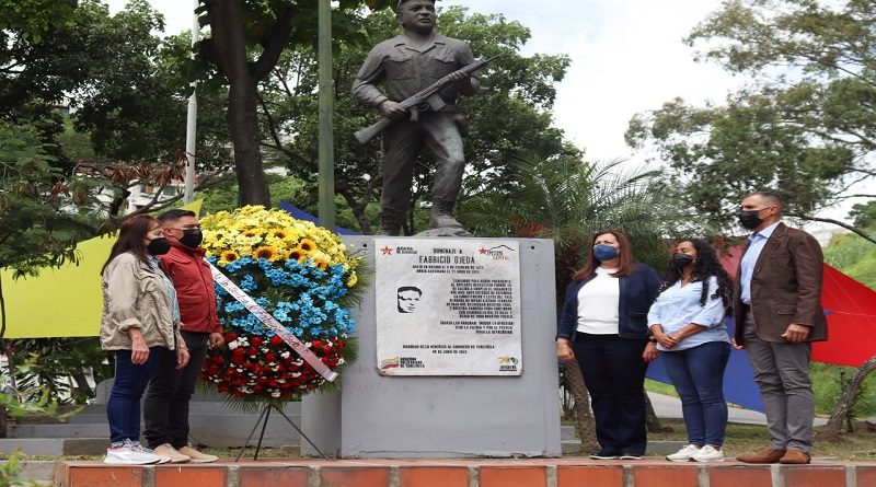 Rinden Homenaje a Fabricio Ojeda en Caracas