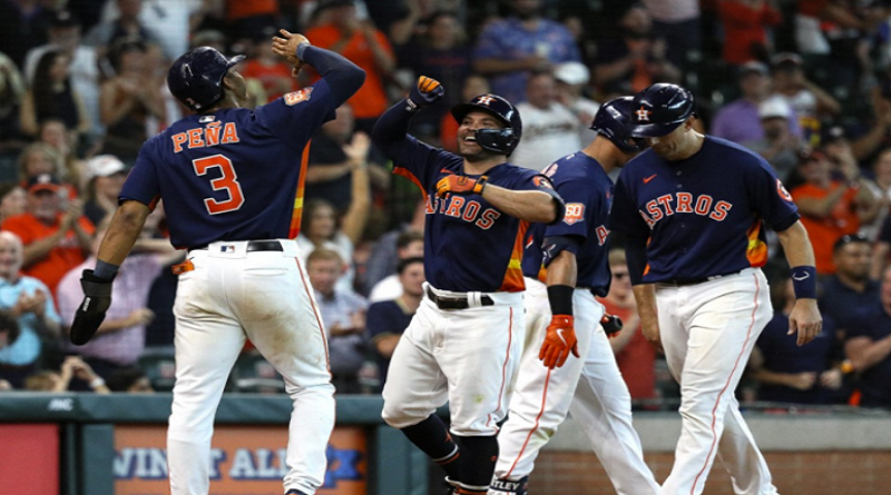 José Altuve completó primera docena de jonrones