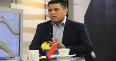 Líderes del Psuv trabajan en la construcción de las Bricomiles