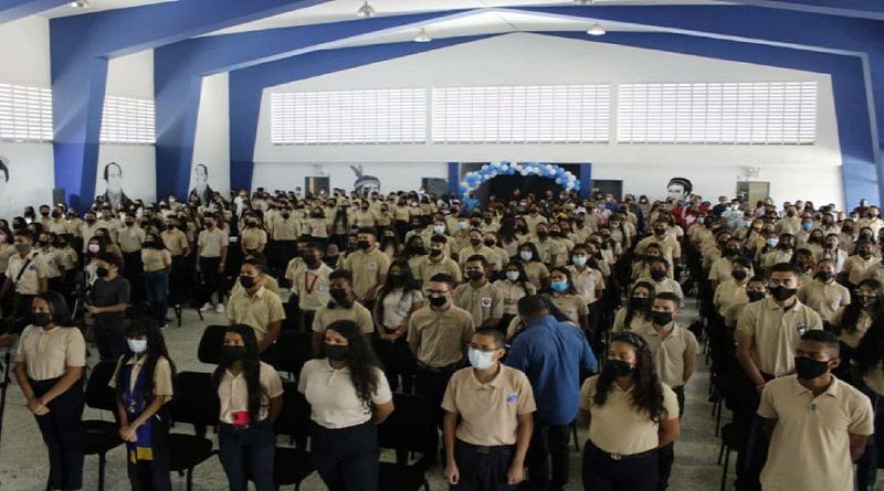 Más de 300 jóvenes mirandinos obtuvieron promedios destacados