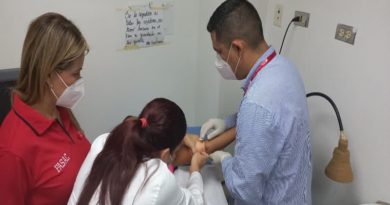 Benefician a más de 60 jóvenes con implantes anticonceptivos en El Valle