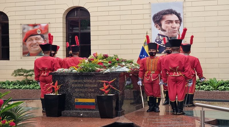 Dirección Nacional del PSUV y JPSUV cantan cumpleaños al Comandante Hugo Chávez