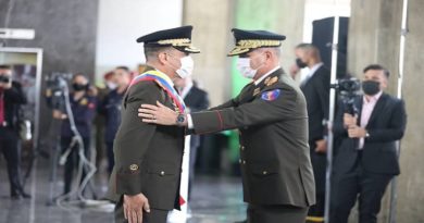 Ascendidos 387 coroneles y capitanes de navío de la FANB