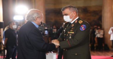 Realizan Clase Magistral "Nuestro Bolívar" con motivo del 239 aniversario de su natalicio
