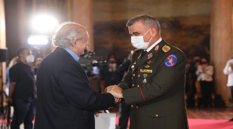 Realizan Clase Magistral "Nuestro Bolívar" con motivo del 239 aniversario de su natalicio