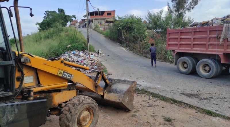 Comuna de Guarenas transforma vertedero de basura en un espacio cultural