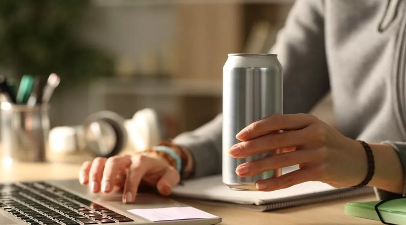 Café y bebidas energéticas: ¿aliados para rendir mejor en el trabajo?