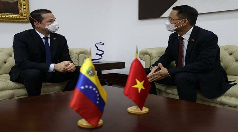 Canciller Faría sostiene encuentro con embajadores de Vietnam y Bolivia