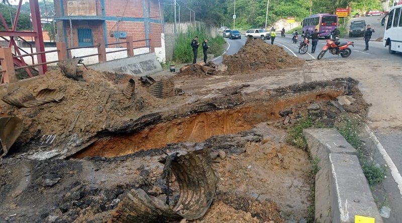 Realizan trabajos de vialidad en Kilómetro uno de la Panamericana