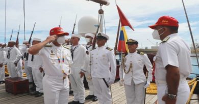 Arriba buque luego de navegar al Bicentenario
