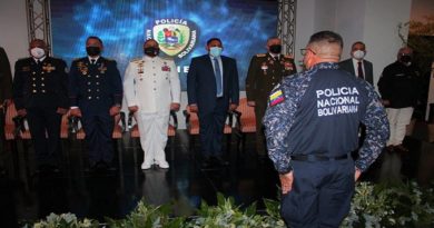 Ascendidos 580 funcionarios de la PNB en Carabobo