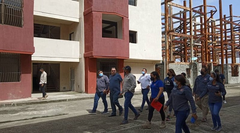 Inspeccionan construcción del Urbanismo Sol de Apure