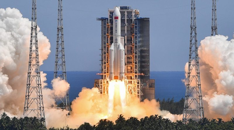 Escombros de cohete portador chino reingresan a la atmósfera