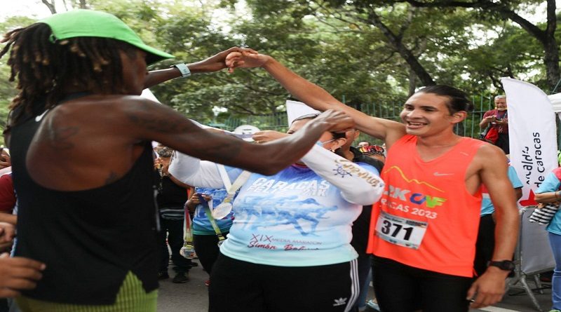Marvin Blanco ganó la Media Maratón Internacional Simón Bolívar