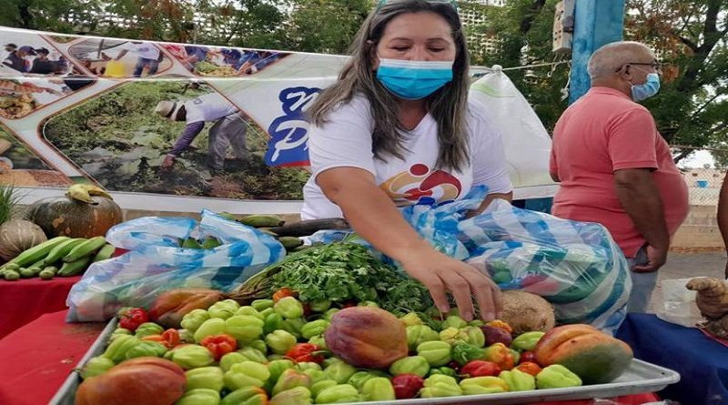 Feria del Campo Soberano benefició a familias con combos proteicos en Los Claritos