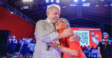 Coalición oficializa candidatura presidencial de Lula en Brasil