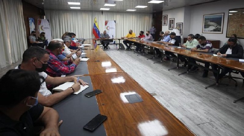 Gobierno Nacional otorgará beneficios a transportistas públicos y de carga pesada