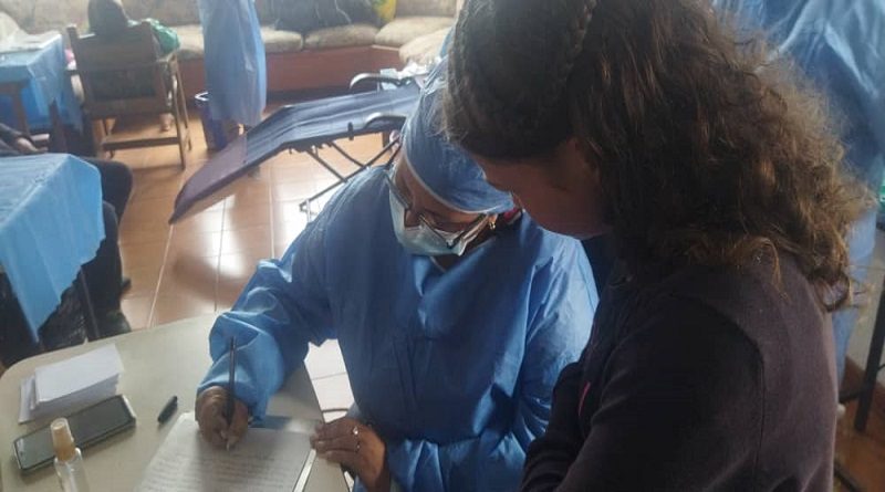 Brindan atención médica especializada a trabajadores en La Colonia Tovar