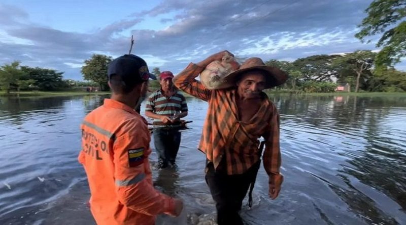 Benefician con jornada social a familias afectadas por lluvias en Barinas