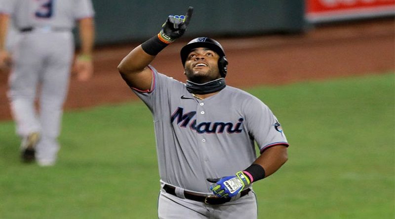 Jesús Aguilar guio triunfo de los Marlins 7-6 sobre los Rojos