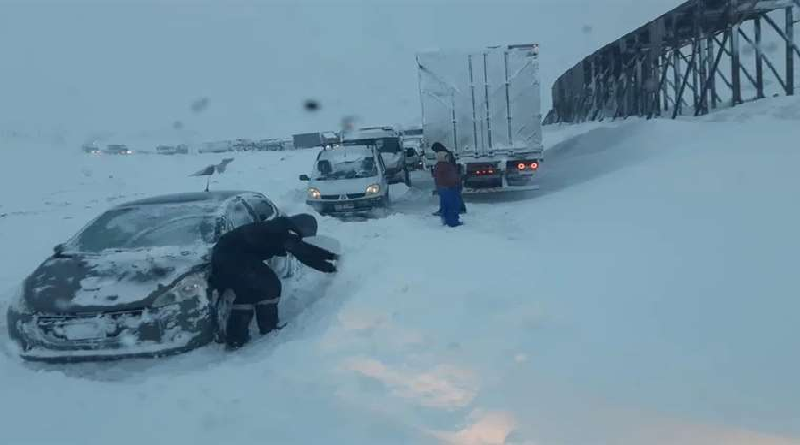 Fuerte nevada deja a cientos de varados entre Argentina y Chile