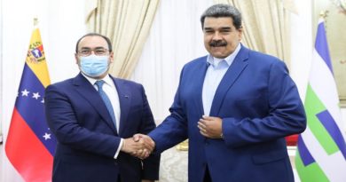 Presidente Maduro recibe visita de autoridades de CAF en Miraflores