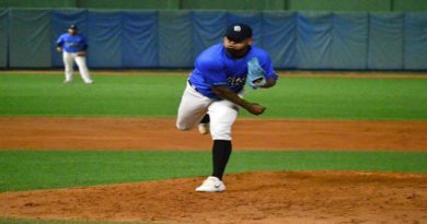 Néstor Molina iguala semifinal en LMBP