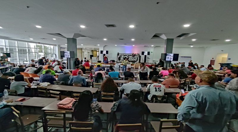 UICOM adelanta sesiones intensivas del diplomado en Comunicación Política
