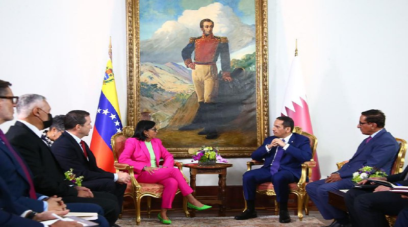 Vicepresidenta Delcy Rodríguez recibe al canciller Mohammed bin Abdulrahman Al Thani