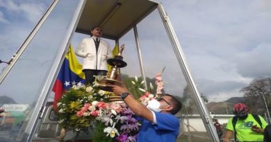 Reliquia de José Gregorio Hernández llega a comunidades de Ocumare del Tuy