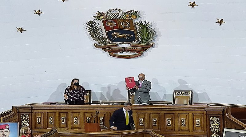 AN recibe listado e inicia evaluación de 10 nombres para selección del nuevo titular de la Defensoría Pública