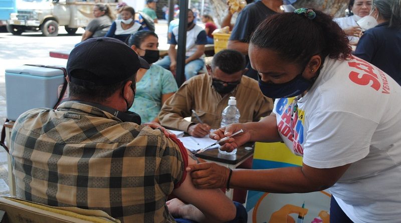 Aplican tercera y cuarta dosis contra la COVID-19 en San Juan de los Morros estado Guárico