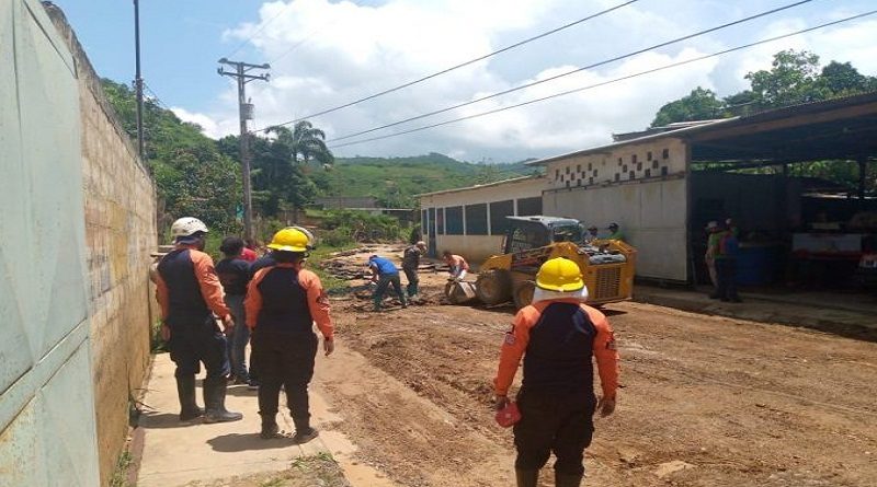 Atienden a sectores afectados por lluvias en el municipio Crespo estado Lara