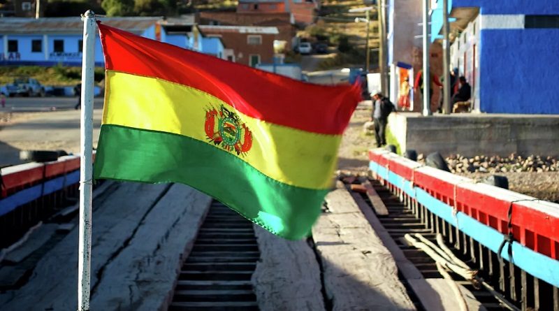 Bolivianos exigen reactivación de Puerto Busch