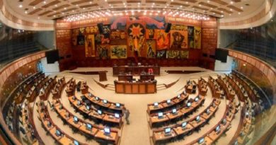 Parlamentarios ecuatorianos exigen crear Comisión de la Verdad en la Asamblea Nacional