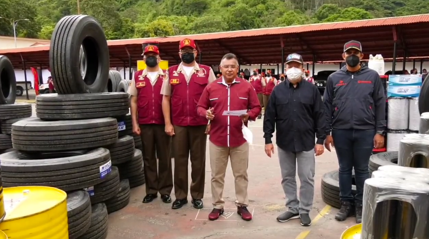 Atienden a más de 5 millones de familias con súpercisternas de agua potable