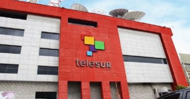 Presidente Maduro felicita a trabajadores de Telesur por su aniversario número 17