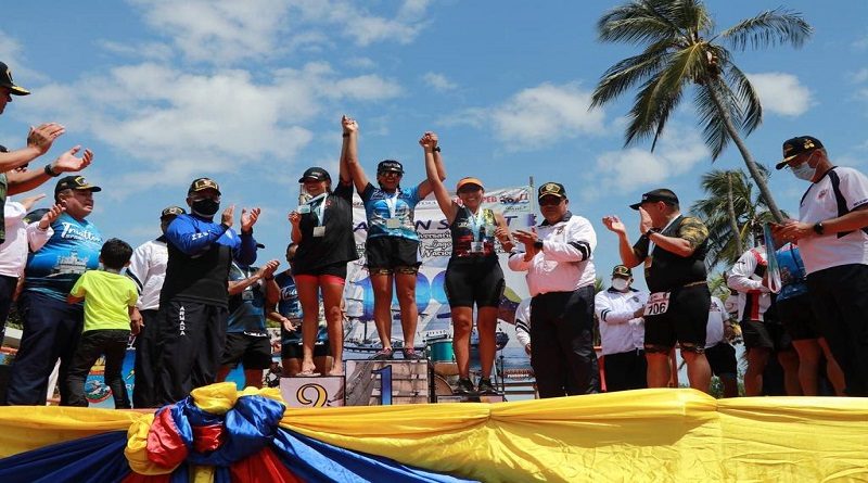 Conmemoran con triatlón Día de la Armada Bolivariana