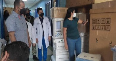 Dotan con equipos médicos al hospital Dr. José María Vargas