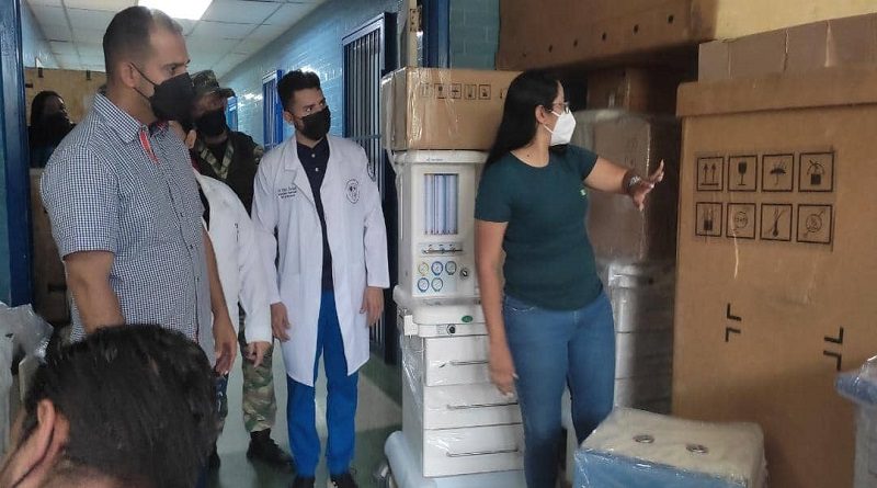 Dotan con equipos médicos al hospital Dr. José María Vargas