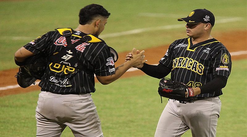 Leones suma a tres prospectos a su cuerpo de lanzadores
